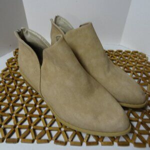 Women's Cute Tan Ankle Boot with Back Zipper